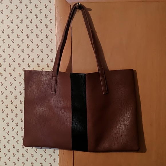 Vince Camuto Handbags - Vince Camuto Luck Pebbled Leather Tote